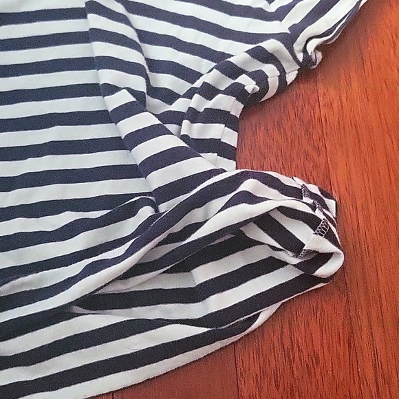 Hollister Stretchy Off the Shoulder Crop Top - Picture 4 of 5